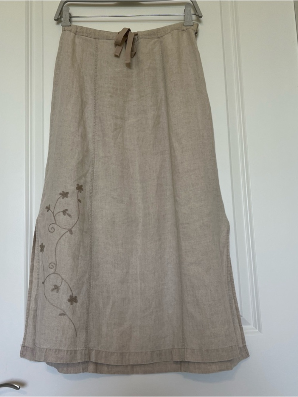 Linden Hill light Beige Linen A-Line Maxi Skirt with Embroidered Vine Detail